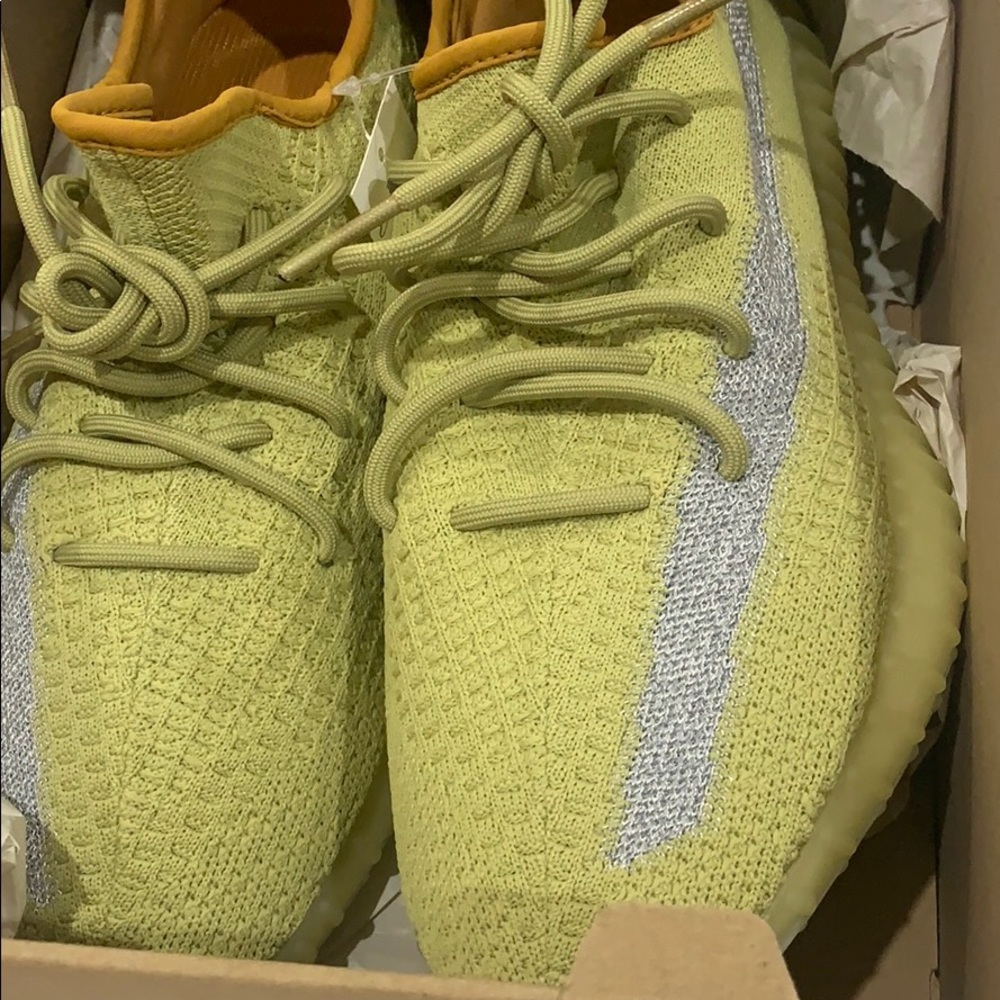 Yeezy boost 350 V2  authentic